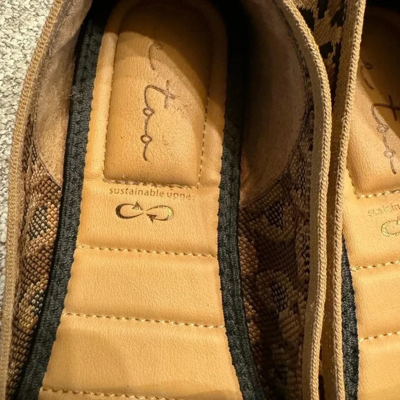 Me Too Bree Animal Print‎ Flats Brea Sustainable Textile Sz 8M Leopard Cheetah - Picture 3 of 6